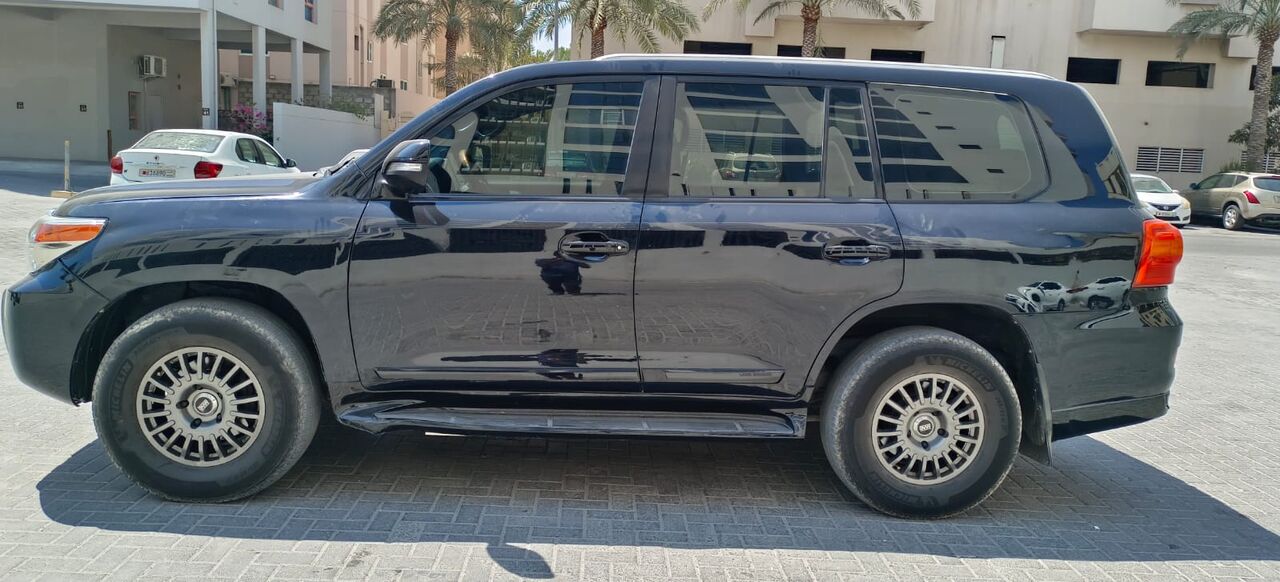 Umm Al Hassam, Vehicles, Cars & Trucks , BHD 8900,  Toyota Landcruiser GXR V8,  2012,  Automatic,  303500 KM,  Excellent Condition - No Work Requied, Expat User, Urgent Sale !