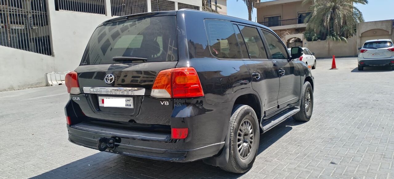 Umm Al Hassam, Vehicles, Cars & Trucks , BHD 8900,  Toyota Landcruiser GXR V8,  2012,  Automatic,  303500 KM,  Excellent Condition - No Work Requied, Expat User, Urgent Sale !