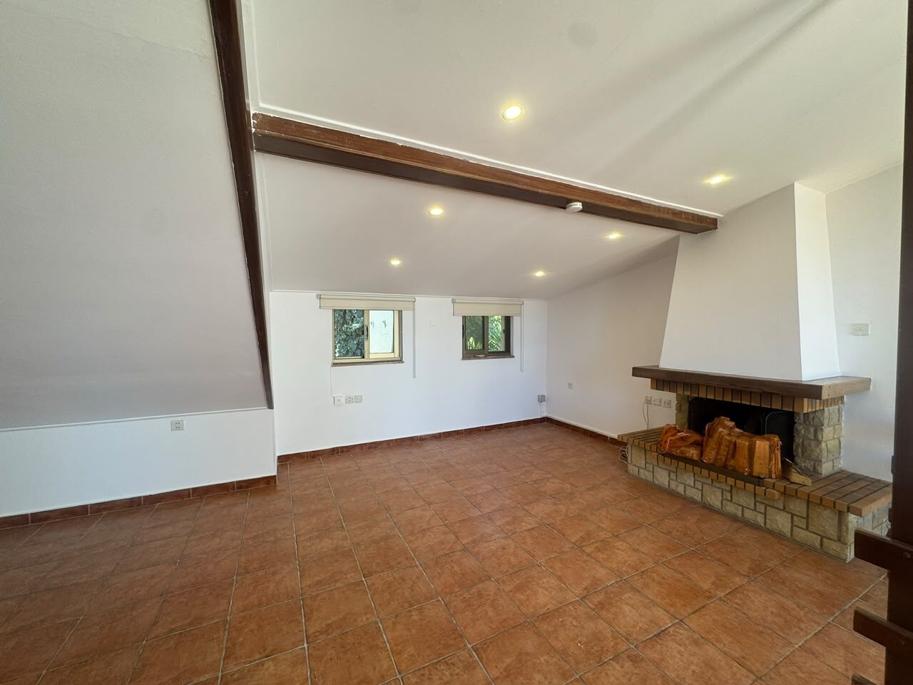 Abdoun, Apartments, Flats, Houses & Villas, JOD 20000/year,  3 BR,  230 Sq. Meter,  Vali For Rent