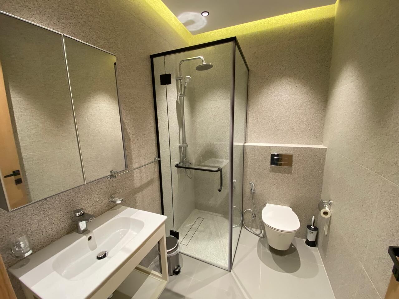 Amman, Apartments, Flats, Houses & Villas, JOD 16500/year,  Furnished,  3 BR,  200 Sq. Meter,  Furnished Apartment For Rent