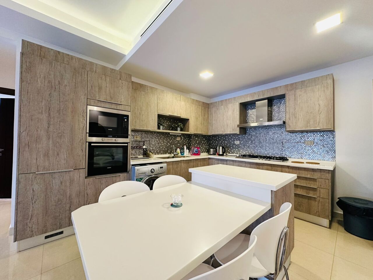 Abdoun, Apartments, Flats, Houses & Villas, JOD 13000/year,  Furnished,  2 BR,  100 Sq. Meter,  Apartments For Rent