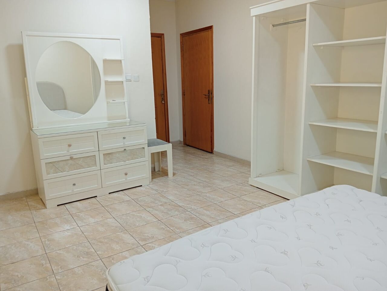 Jubail, Apartments, Flats, Houses & Villas, SAR 1200/month,  1 BR,  Furnished Room For Rent For Executive Bachelor