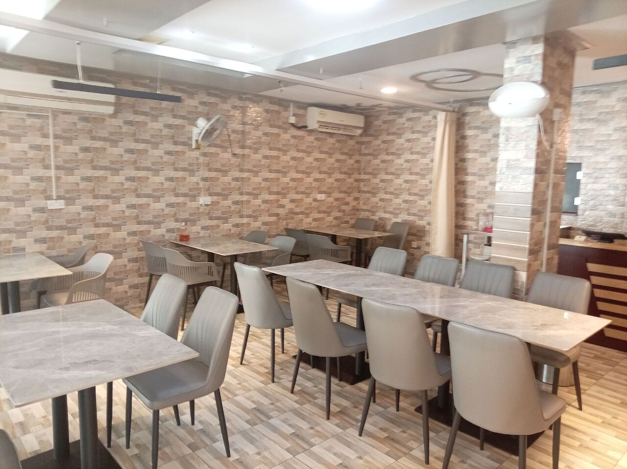 Hoora, Shops, BHD 4000,  120 Sq. Meter,  Restorent For Sale Good Location In : Hoora
