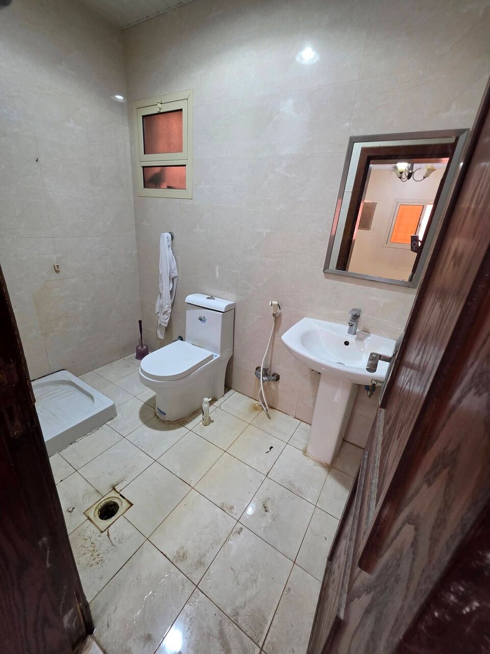 Khobar, Apartments, Flats, Houses & Villas, 4 BR,  🏠 EXCEPTIONAL 4-BEDROOM FAMILY APARTMENT WITH PRIVATE ENTRANCE & SURROUNDING YARD FOR REN