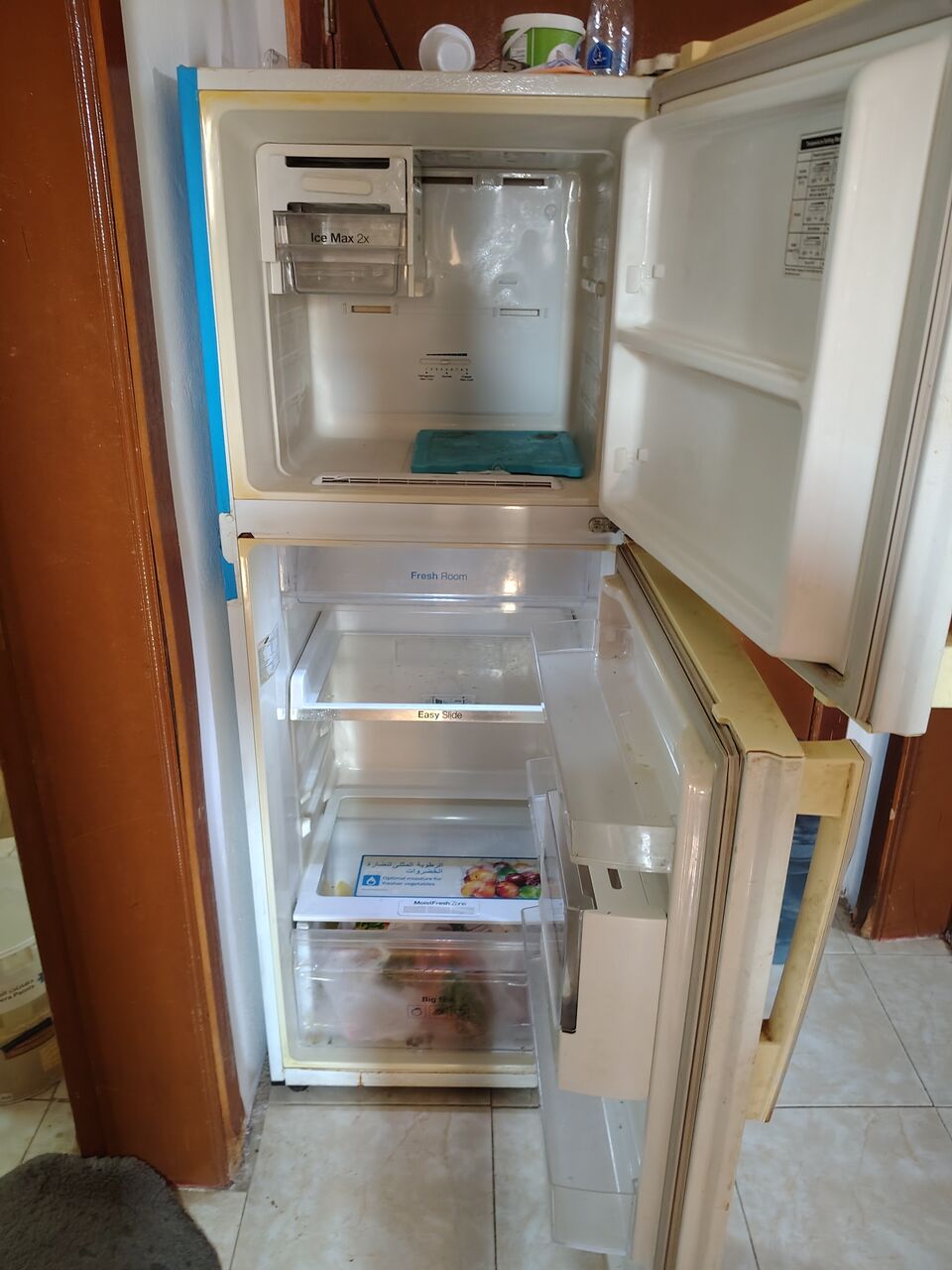 Yanbu, Appliances, Fridge And Sofa Available For Sale