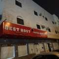 SAR 500/month,  Bed Space Available In 3 Bedroom Furnished Flat For Executive Bachelors