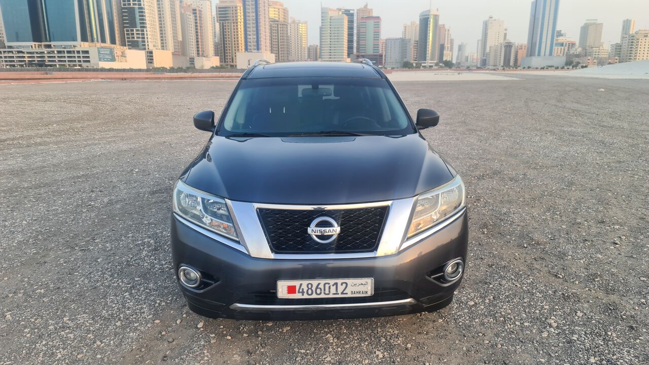 Juffair, Vehicles, Cars & Trucks , BHD 2350,  Nissan Pathfinder,  2013,  Automatic,  289 KM,   Full Option Instalments Option Available