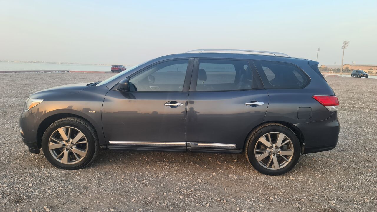 Juffair, Vehicles, Cars & Trucks , BHD 2350,  Nissan Pathfinder,  2013,  Automatic,  289 KM,   Full Option Instalments Option Available