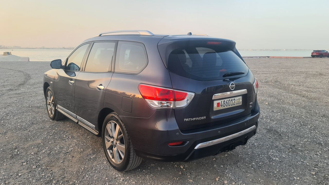 Juffair, Vehicles, Cars & Trucks , BHD 2350,  Nissan Pathfinder,  2013,  Automatic,  289 KM,   Full Option Instalments Option Available