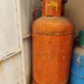 BHD 25,  Gas Cylinder With Zenet Cooktop