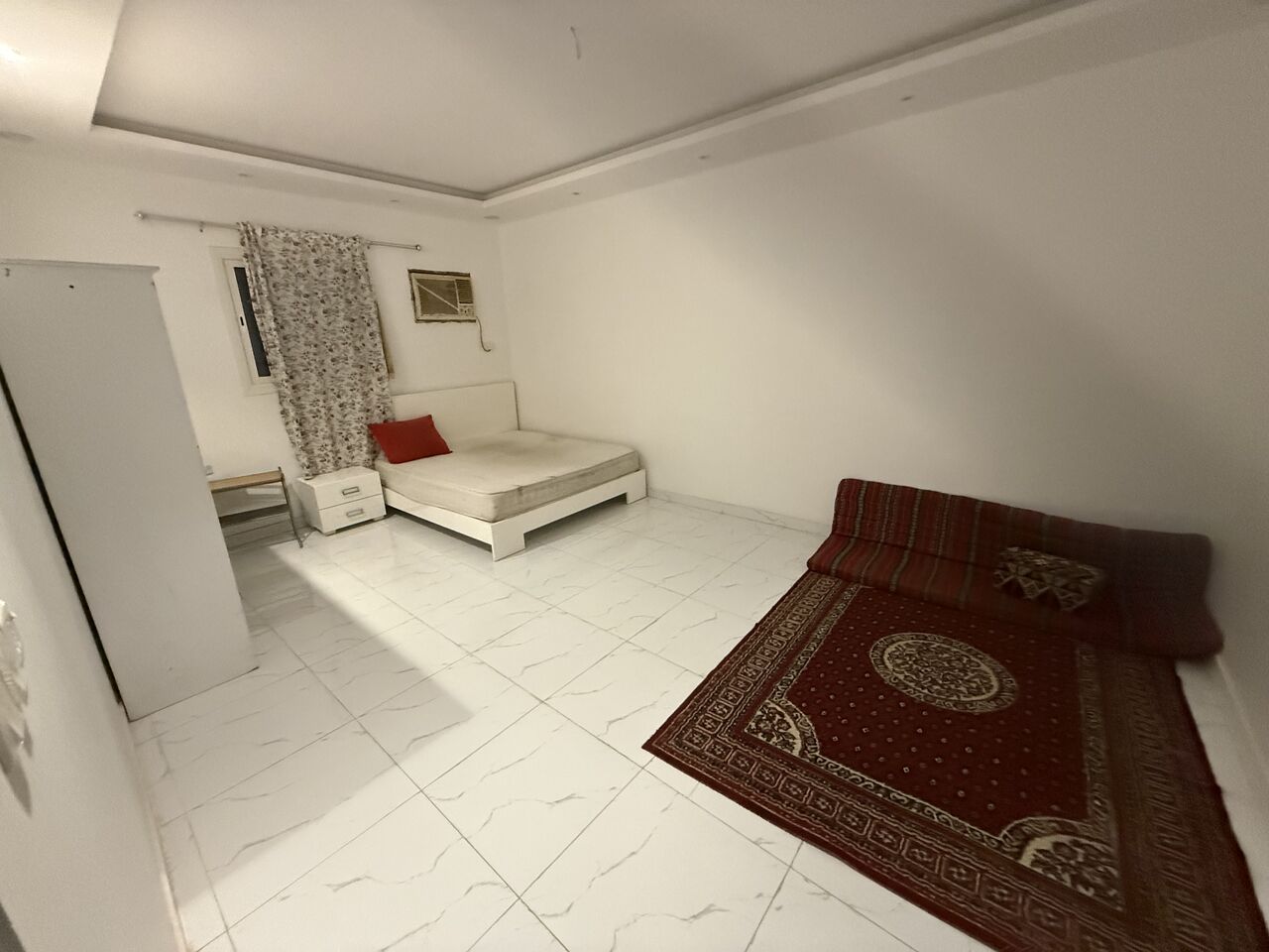 Madinah, Housing Exchanges, SAR 1150/month,  1 BR,  One Big Room And Toilet With Separate Entrance Family Building