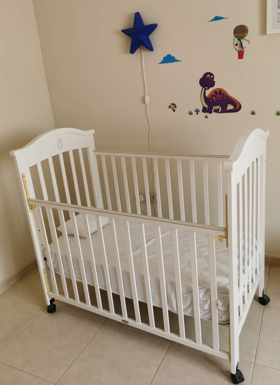 Al Rakah Al Shamaliyah, Baby & Kid Stuff, SAR 350,  White Baby Crib / Baby Cot With Mattress &ndash; Excellent Condition