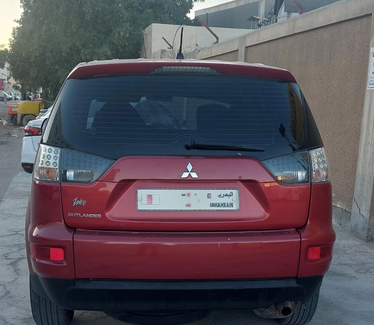 East Riffa, Vehicles, Cars & Trucks , BHD 1650,  Mitsubishi Outlander.,  2011,  Automatic,  196250 KM,  For Sale.