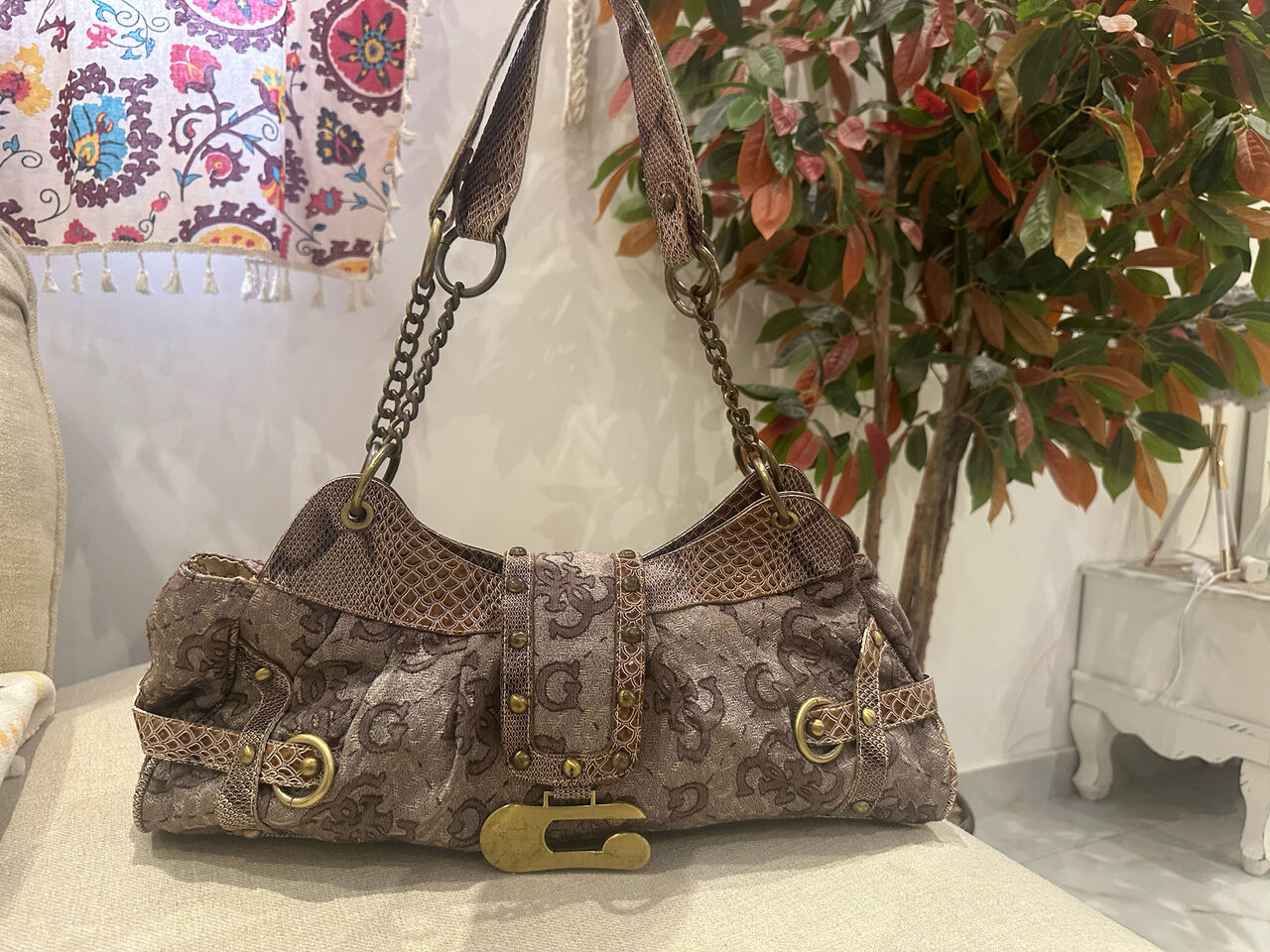 Al Nuzha, Clothing & Accessories, SAR 180,  Vintage Style Bag