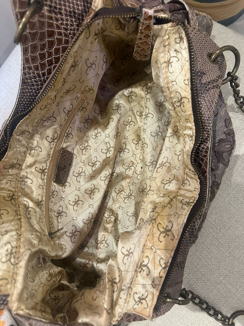 Al Nuzha, Clothing & Accessories, SAR 180,  Vintage Style Bag
