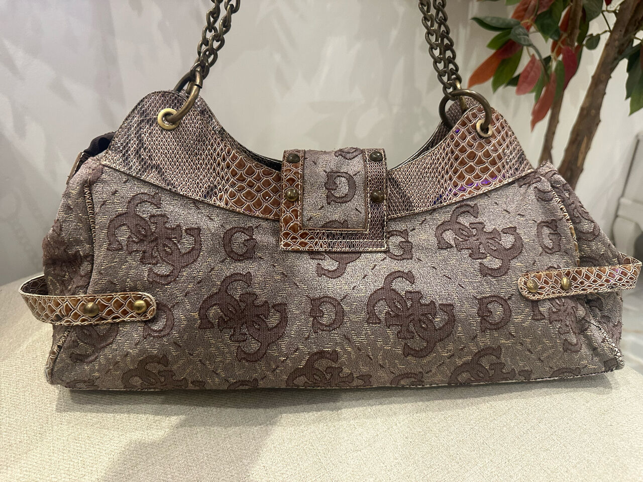 Al Nuzha, Clothing & Accessories, SAR 180,  Vintage Style Bag