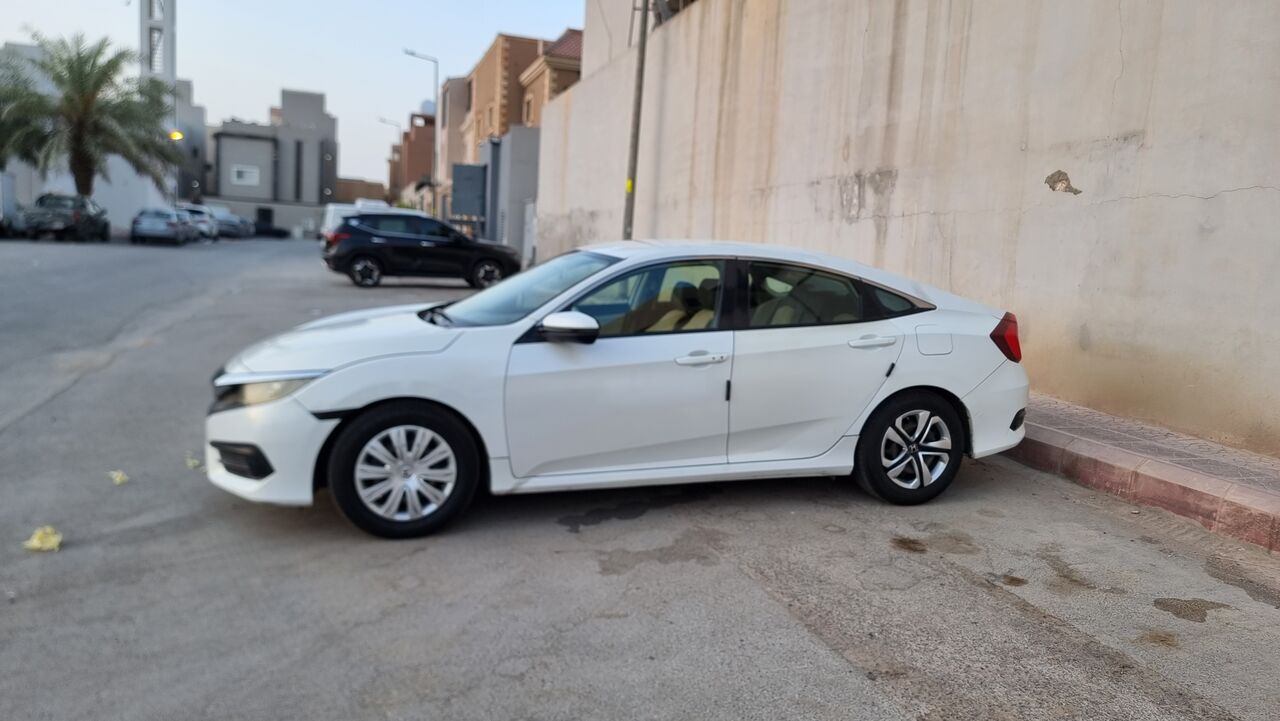 Al Malaz, Vehicles, Cars & Trucks , SAR 30000,  Honda Civic EX-L,  2017,  Automatic,  239400 KM,  30,000 SR,  Honda Civic, 239400 Odometer,