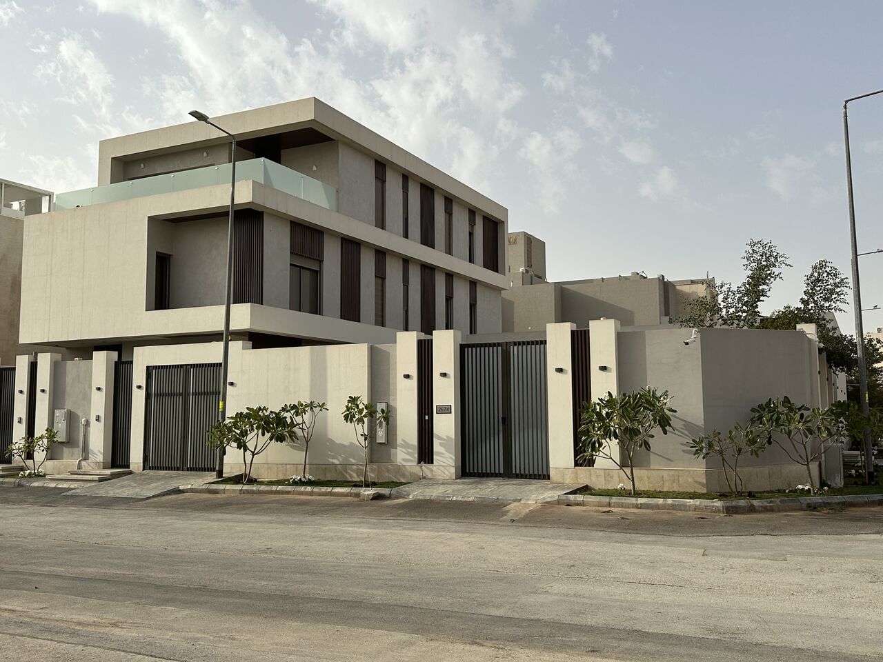 Hittin, Apartments, Flats, Houses & Villas, Luxurious Fully Furnished Townhouse In The Most Prestigious District In Riyadh