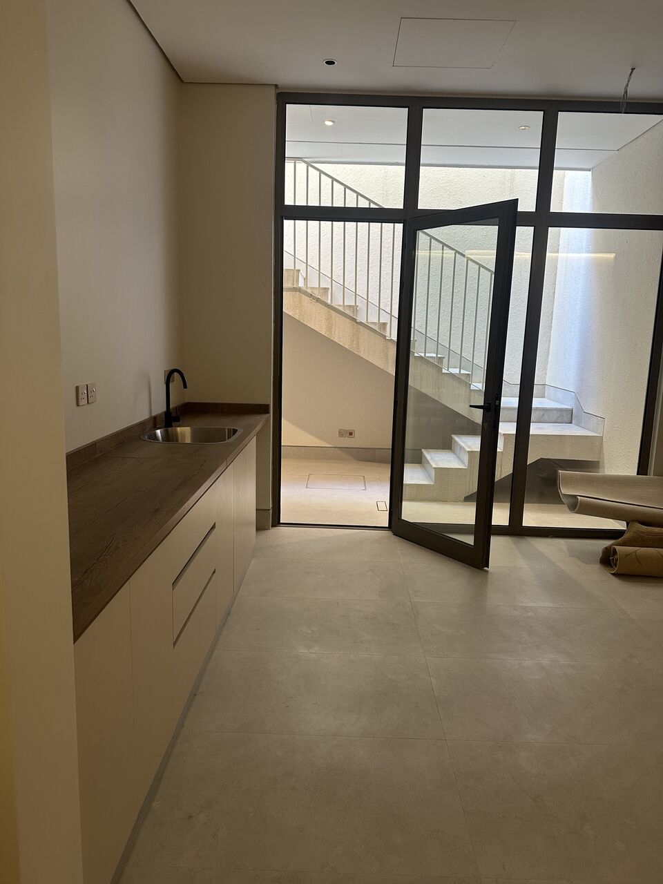 Hittin, Apartments, Flats, Houses & Villas, Luxurious Fully Furnished Townhouse In The Most Prestigious District In Riyadh