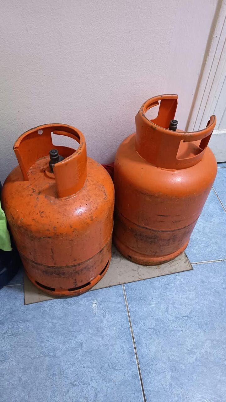 Jeddah, Appliances, SAR 300600,  Gas Cylinder And Fridge Good Condition