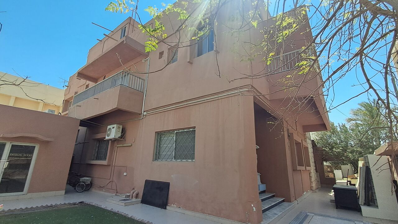 Adliya, Commercial Villas, BHD 850,  Commercial Villa Having 8 Spacious Rooms In Adliya