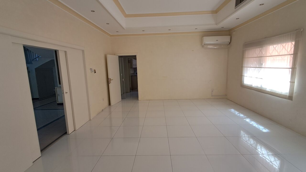 Adliya, Commercial Villas, BHD 850,  Commercial Villa Having 8 Spacious Rooms In Adliya