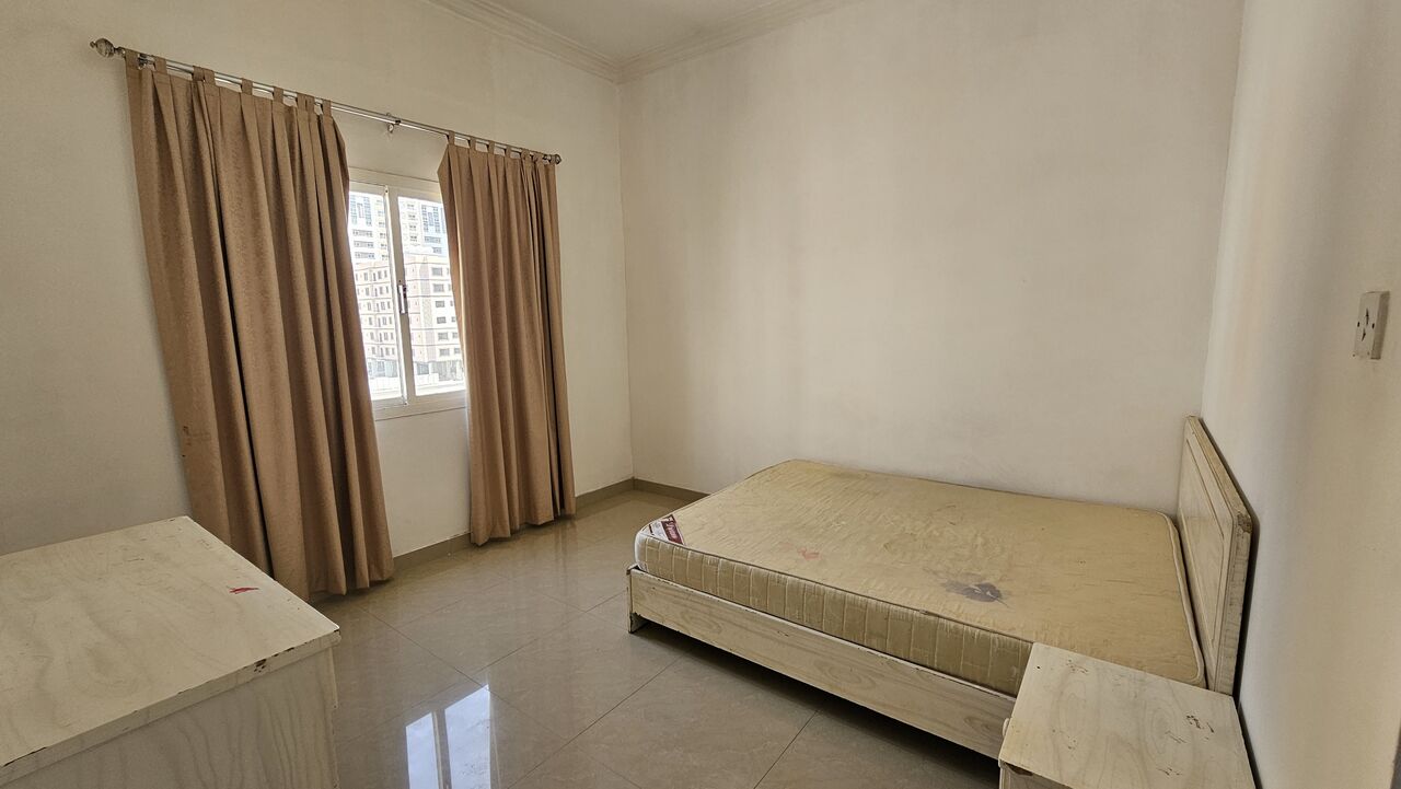 Juffair, Apartments, Flats, Houses & Villas, 250/month,  2 BR,  Spacious, Semifurnished, Inclusive Ewa.closedkitchen, Gascooking.Juffair.39128508.Benny.