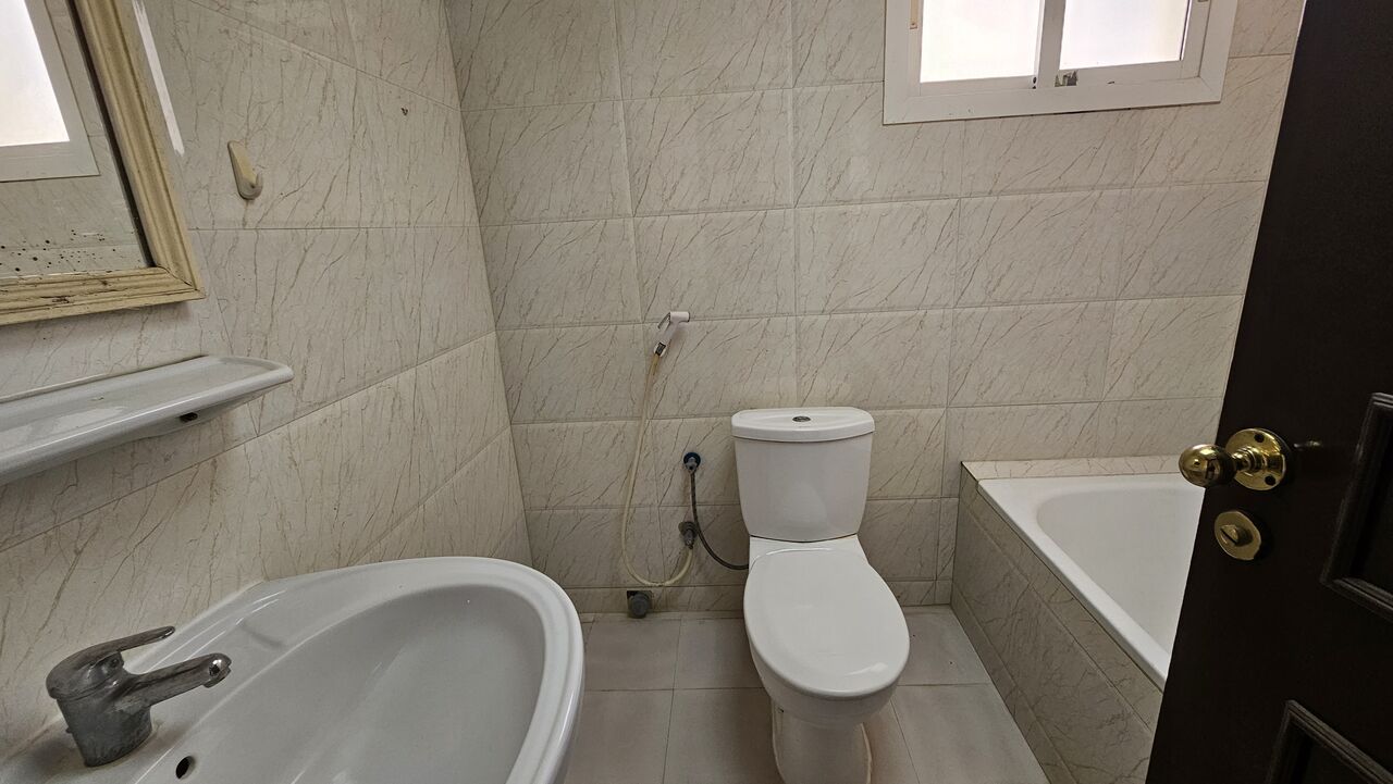 Juffair, Apartments, Flats, Houses & Villas, 250/month,  2 BR,  Spacious, Semifurnished, Inclusive Ewa.closedkitchen, Gascooking.Juffair.39128508.Benny.