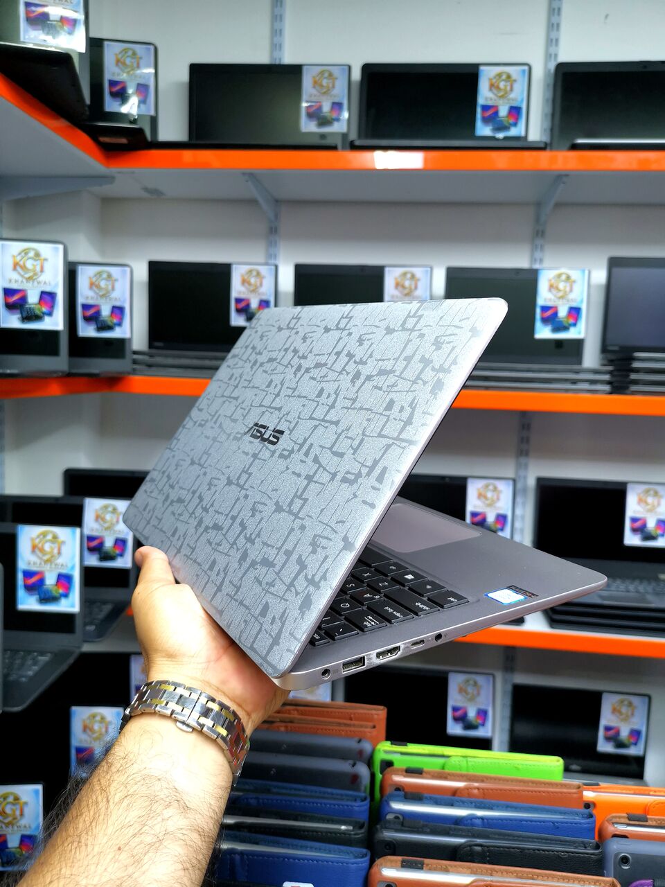 Manama, Computers, BHD 60,  Asus Laptop 7th Generation