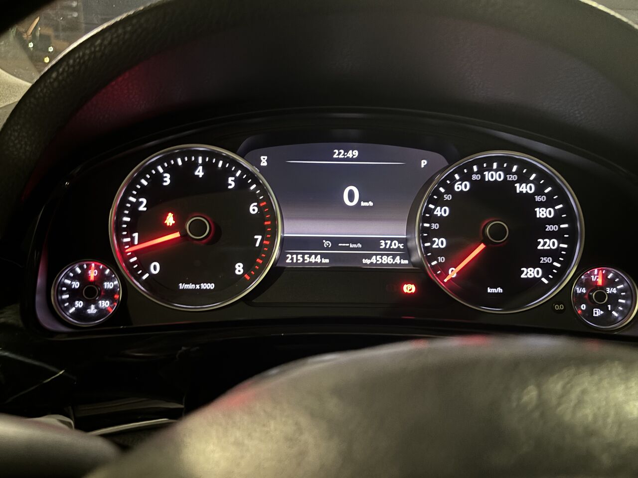 Manama, Vehicles, Cars & Trucks , BHD 3300,  VW TOUAREG 2014,  2014,  Automatic,  215500 KM,