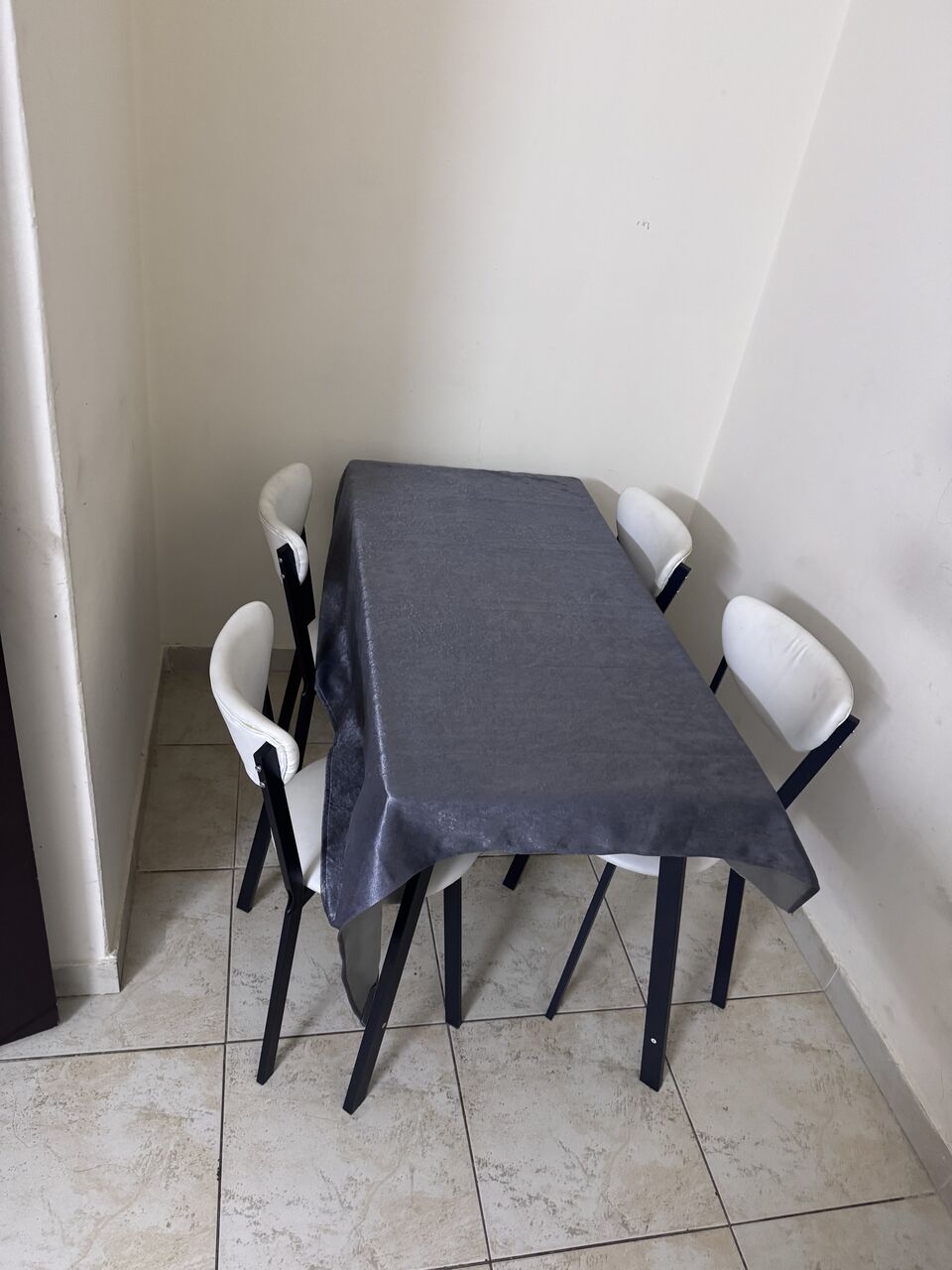 Al Sulaymaniyyah, Household Items, SAR 500,  Dining Table From Amazon For Sale . Brand New