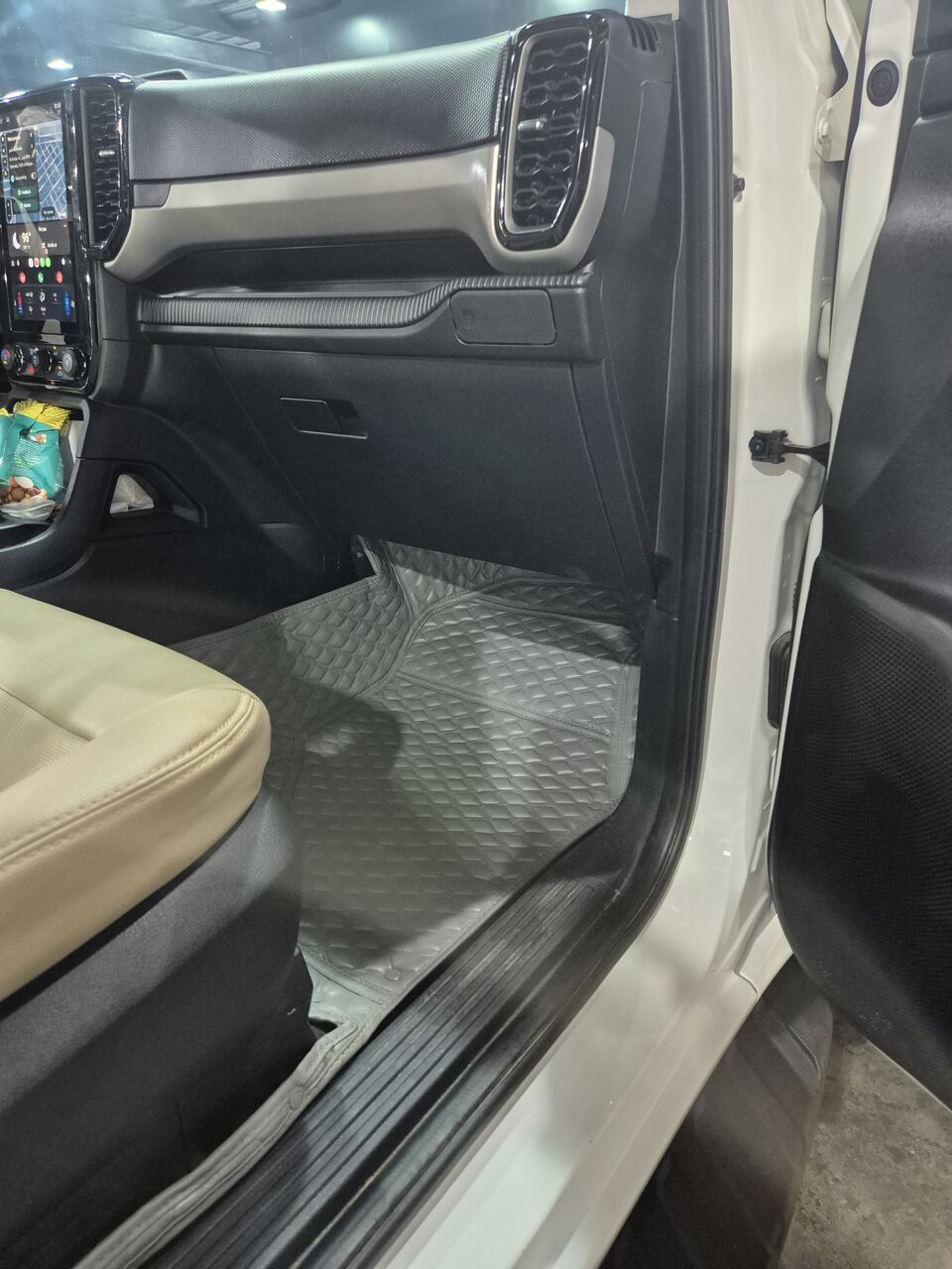 Riyadh, Vehicles, Cars & Trucks , SAR 119000,  Ford Explorer,  2024,  Automatic,  23000 KM,  Ford Everest  23K As Brand New (First Owner)