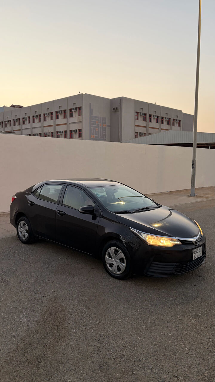 Jeddah, Vehicles, Cars & Trucks , SAR 41,  Toyota Corolla,  2017,  Automatic,  303 KM,    XLI Cruise Control