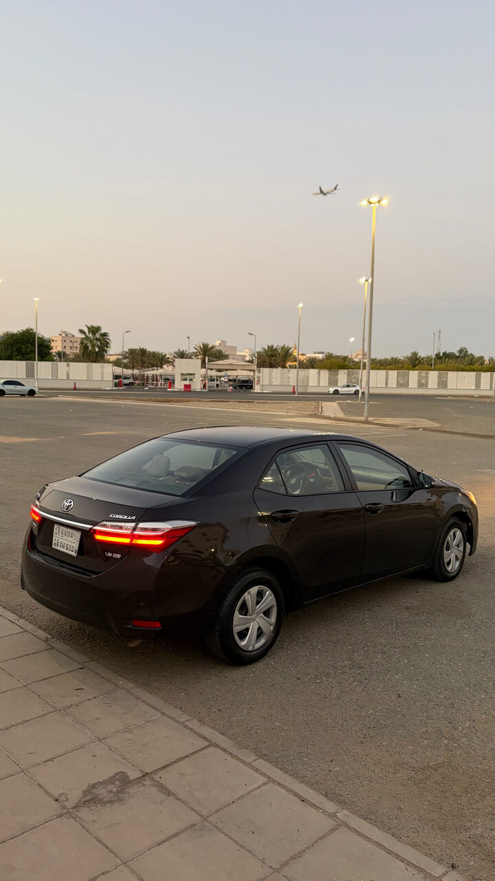 Jeddah, Vehicles, Cars & Trucks , SAR 41,  Toyota Corolla,  2017,  Automatic,  303 KM,    XLI Cruise Control
