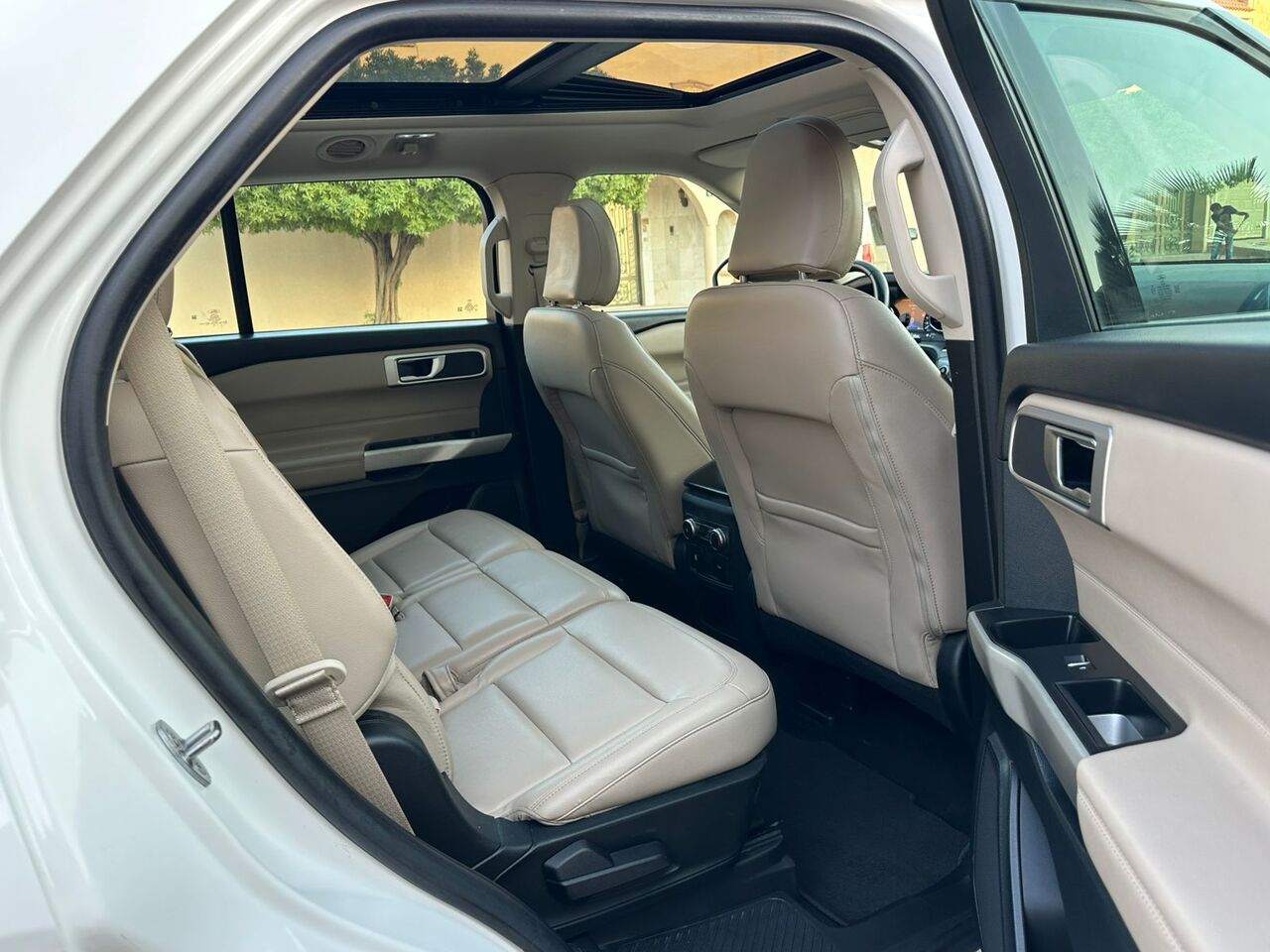 Riyadh, Vehicles, Cars & Trucks , SAR 102000,  Ford Explorer XLT,  2021,  Automatic,  121000 KM,    With Panorama Sunroof N AWD Mid Options (1st Owner) N 100% Accident