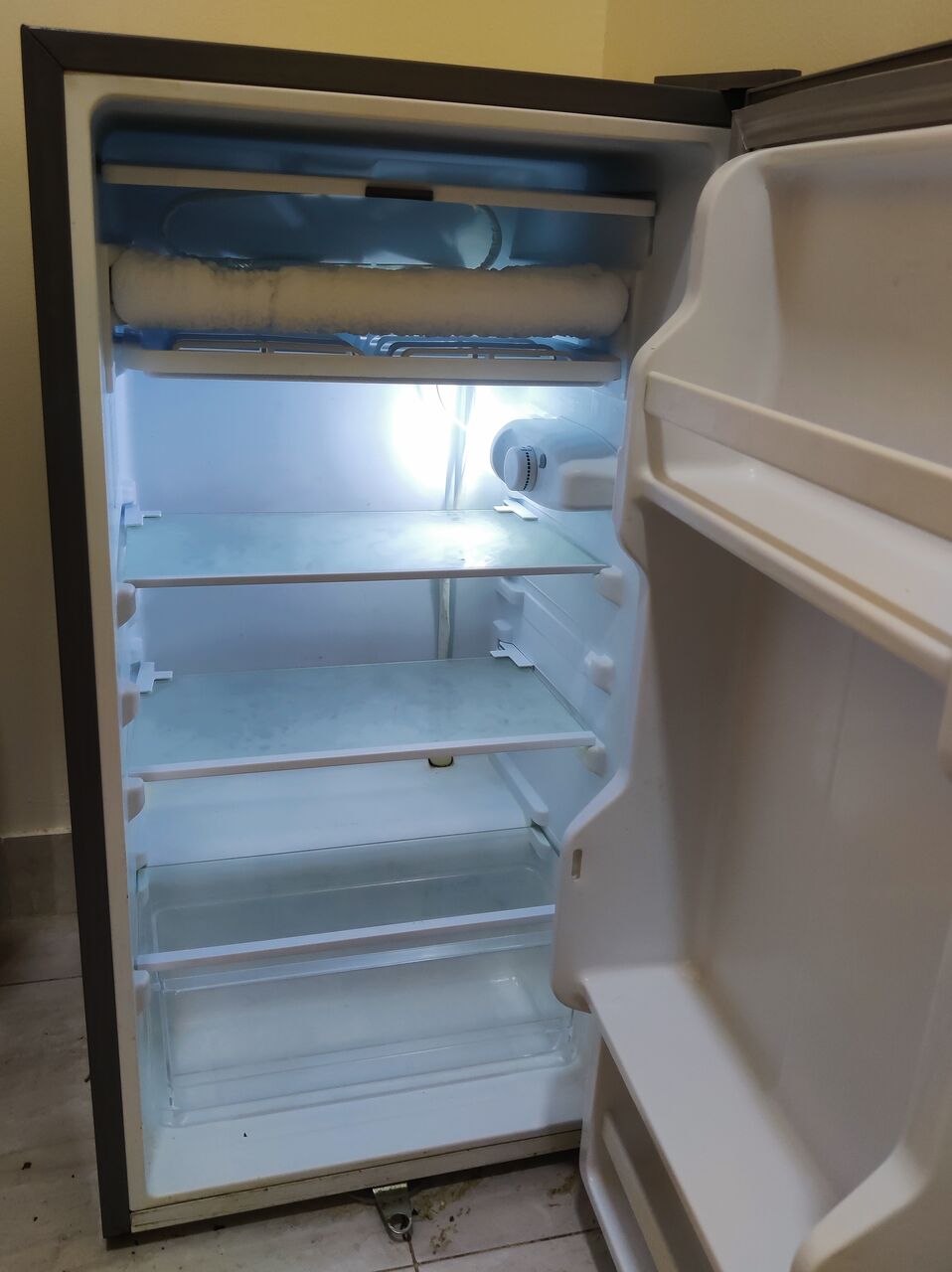Manama, Appliances, BHD 38,  REFRIGERATOR - MIDEA - 1 YEAR USED
