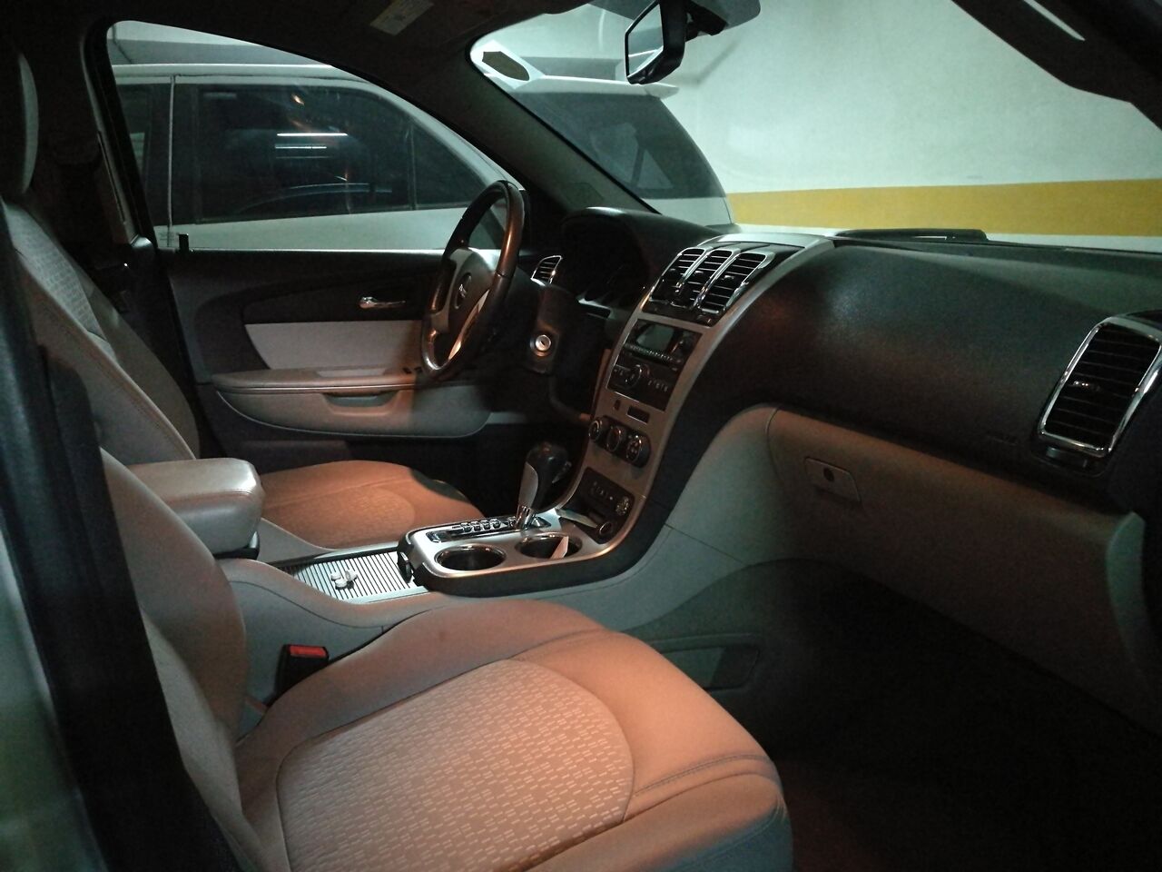 Riyadh, Vehicles, Cars & Trucks , SAR 18000,  GMC ACADIA,  2011,  Automatic,  350000 KM,