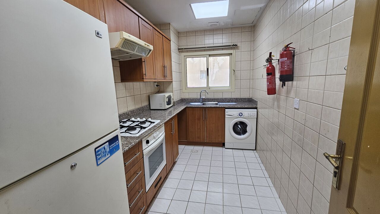 Juffair, Apartments, Flats, Houses & Villas, BHD 350/month,  Furnished,  2 BR,  Unlimited EWA,spacious And Clean,weekly Twice Housekeeping,closed Kitchen.Juffair.39128508