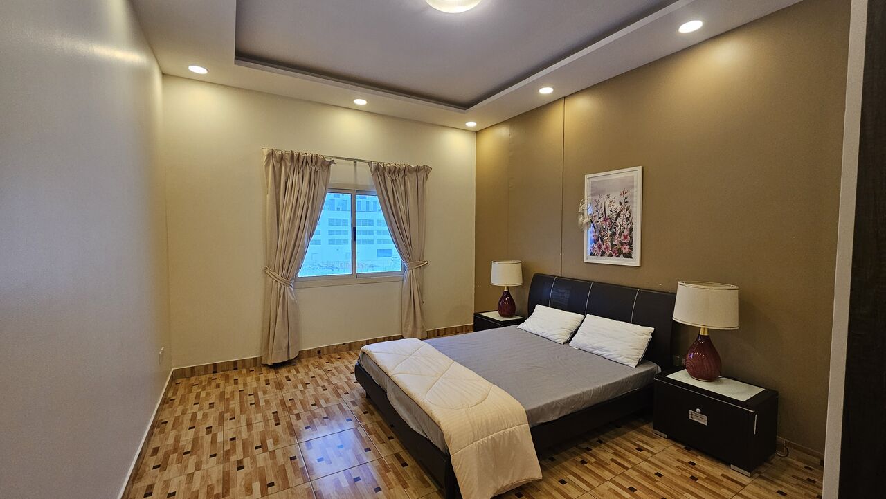 Juffair, Apartments, Flats, Houses & Villas, BHD 350/month,  Furnished,  2 BR,  Unlimited EWA,spacious And Clean,weekly Twice Housekeeping,closed Kitchen.Juffair.39128508