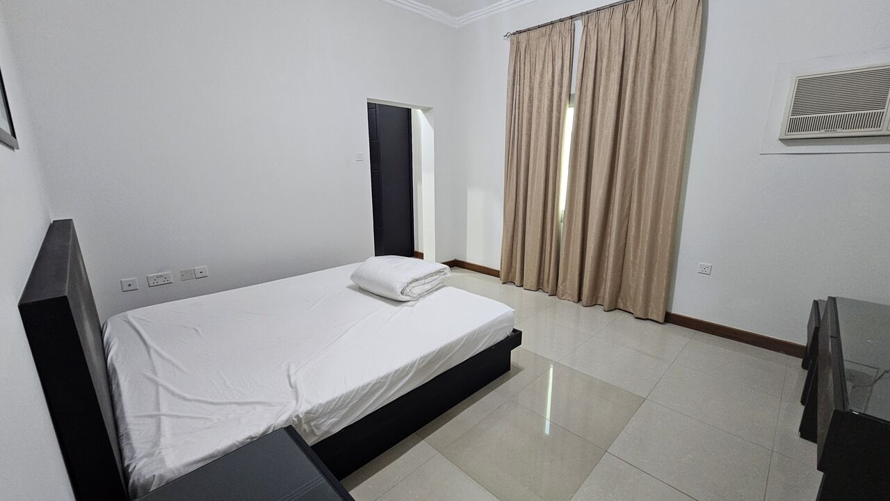Busaiteen, Apartments, Flats, Houses & Villas, BHD 350/month,  Furnished,  2 BR,  Unlimited EWA, Spacious And Clean,housekeeping.3BHK 390BD,Busaiteen.39128508.Benny.