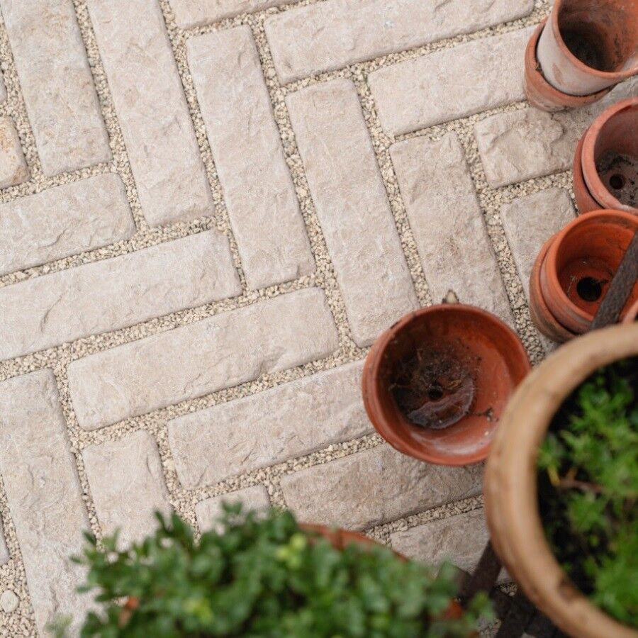 London, Household Items, GBP 46,  Dijon/Regent Outdoor Splitface Herringbone &ndash; Stunning Limestone Setts