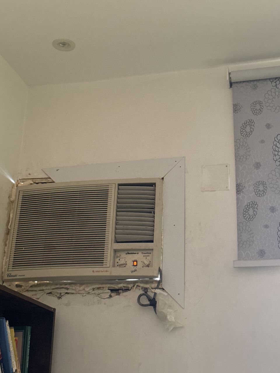 Riyadh, Air Conditioners, SAR 450,  Window AC 2 Ton Mint Condition