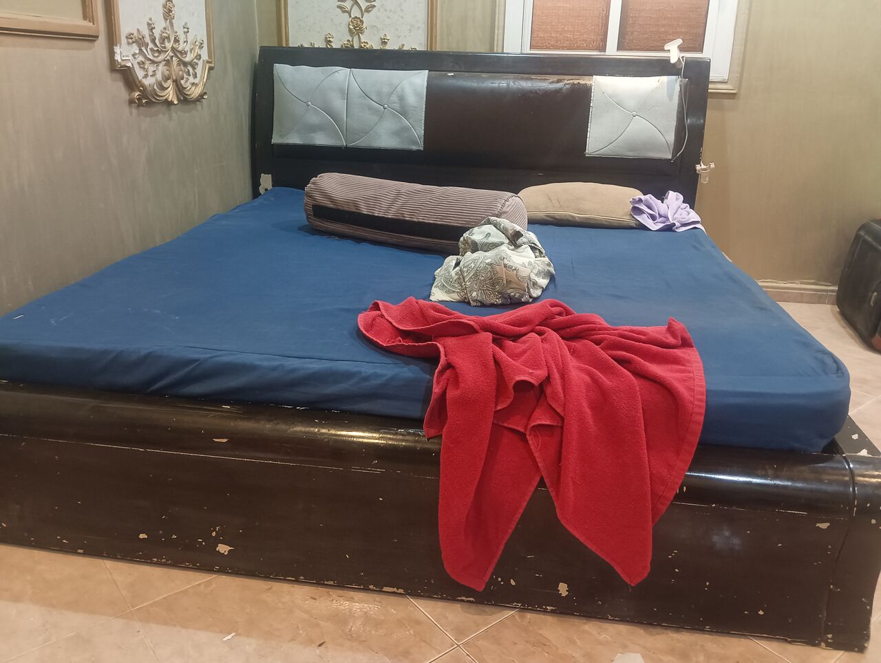 Jeddah, Household Items, SAR 699,  KING SIZE BED AND DOUBLE DOOR FRIDGE