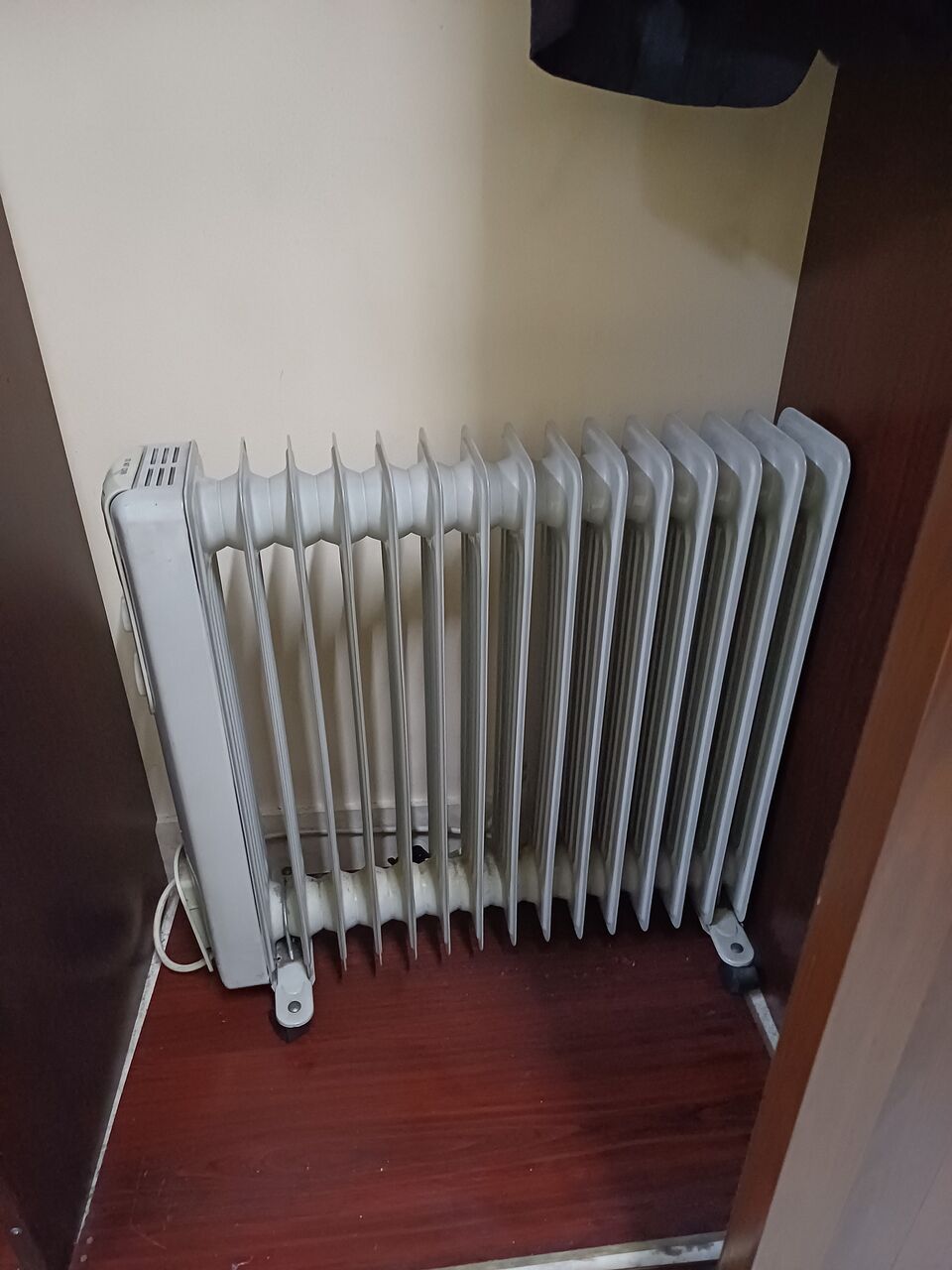 East Riffa, Furniture, BHD 1,  Room Oil Heater  ,Mobile: 39776886, Whatsup : 35072655