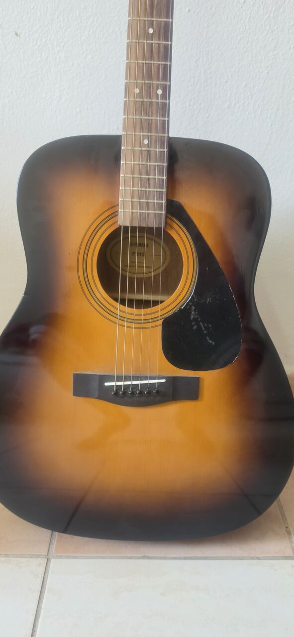 Al Khobar Al Shamalia, Musical Instruments, SAR 500,  Guiter