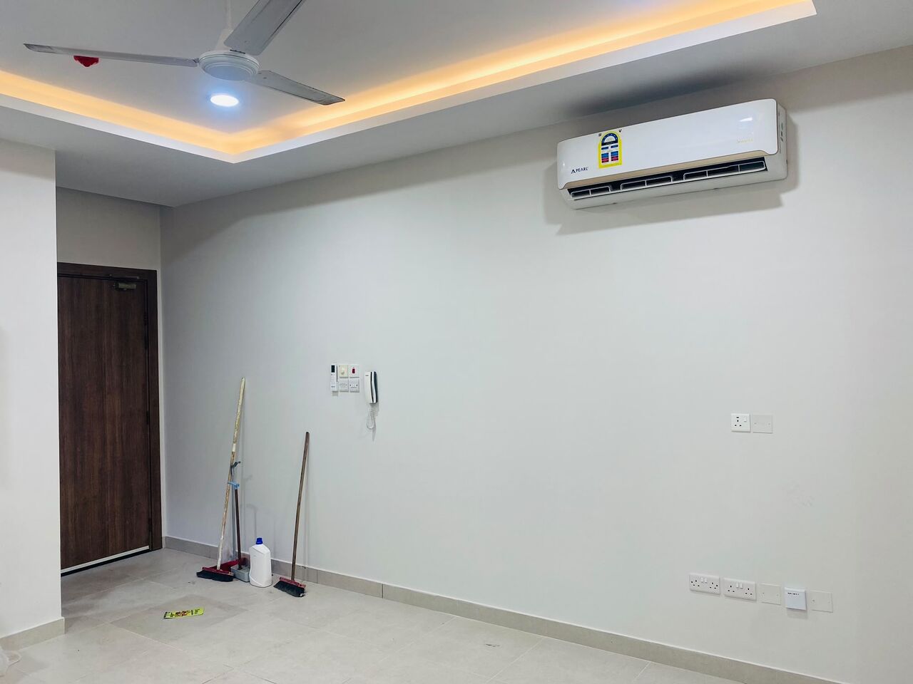 Manama, Apartments, Flats, Houses & Villas, BHD 180/month,  1 BR,  One Bedroom Flat For Rent With EWA|With AC