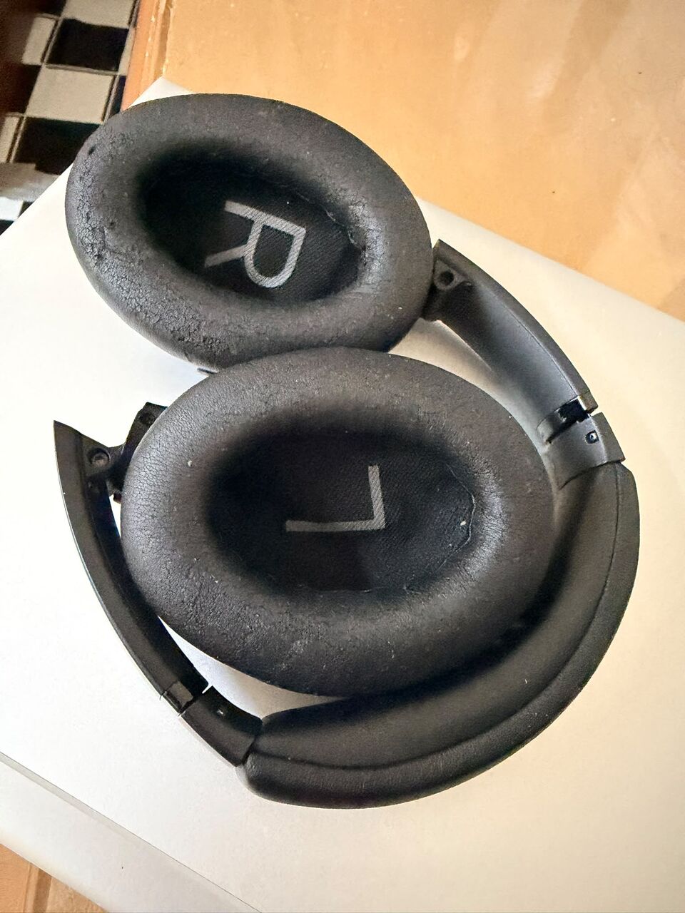 Manama, Electronics, BHD 40,  Used Like New Bose QuietComfort 45 Headphones