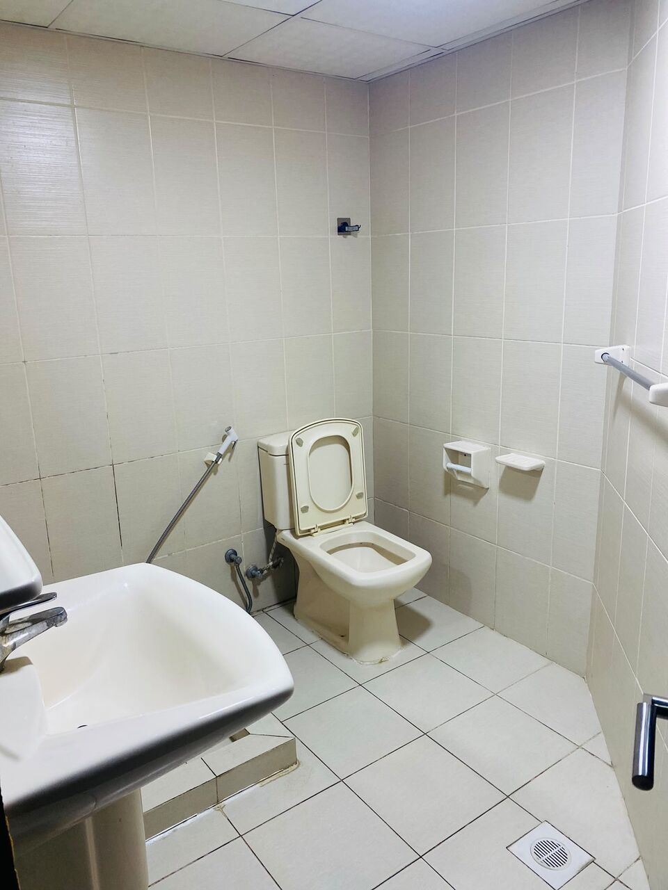 Manama, Apartments, Flats, Houses & Villas, BHD 270/month,  2 BR,  2 Bedroom Flat For Rent With EWA| With Ac