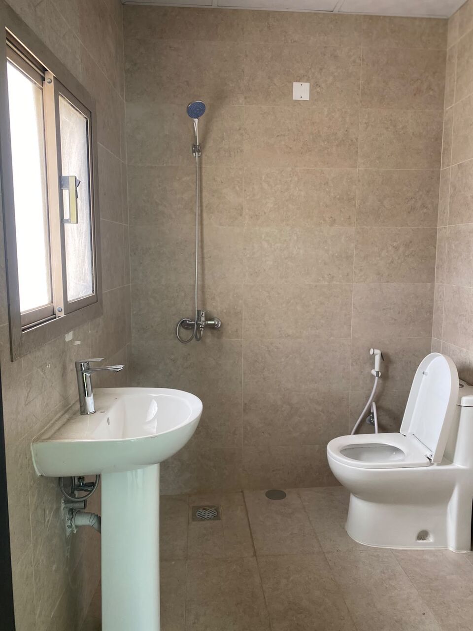 Manama, Apartments, Flats, Houses & Villas, BHD 270/month,  2 BR,  2 Bedroom Flat For Rent With EWA| With Ac