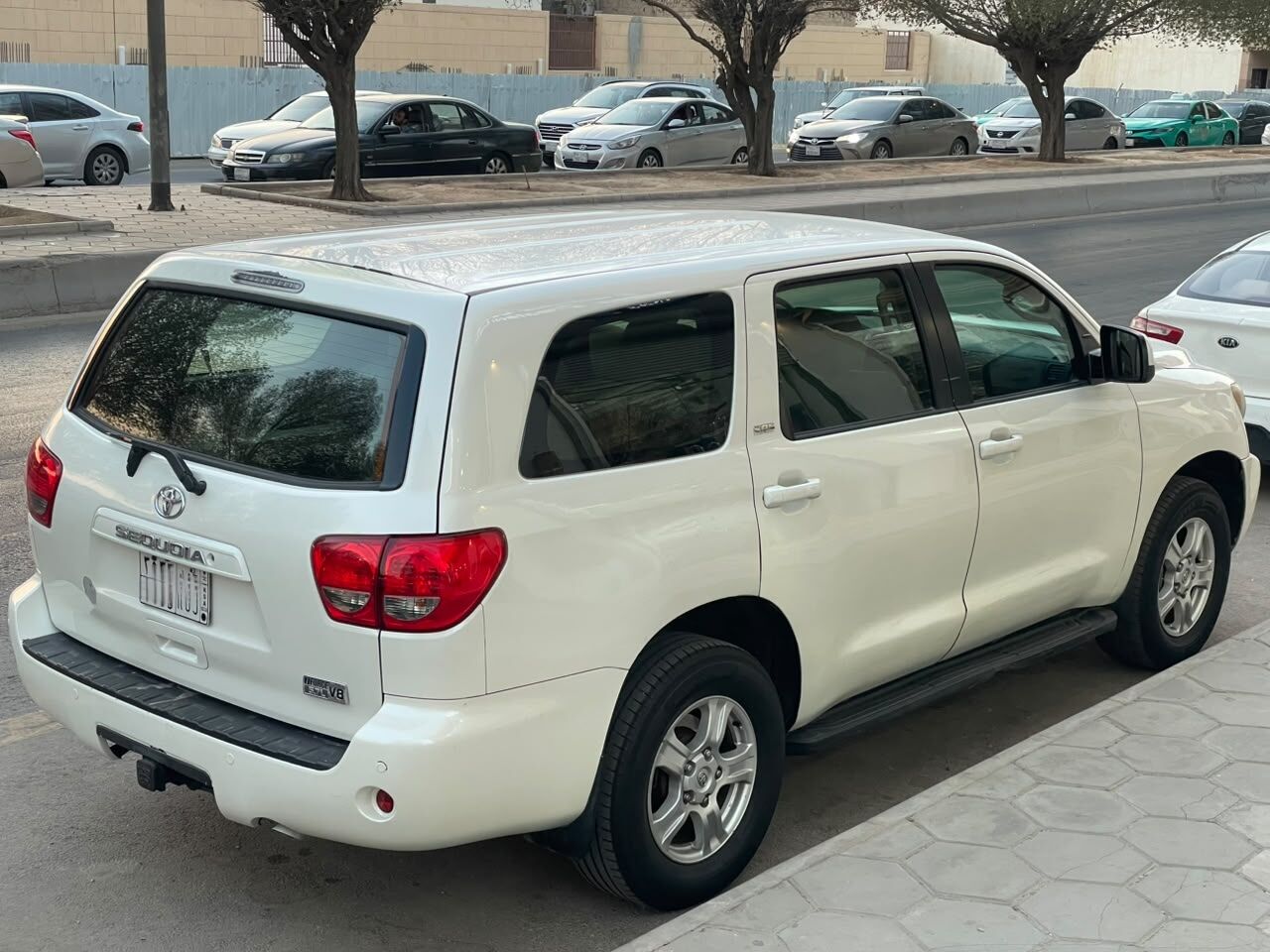 Riyadh, Vehicles, Cars & Trucks , SAR 69000,  Toyota Sequoia,  2016,  Automatic,  200500 KM,   FOR SALE - تويوتا سيكويا للبيع